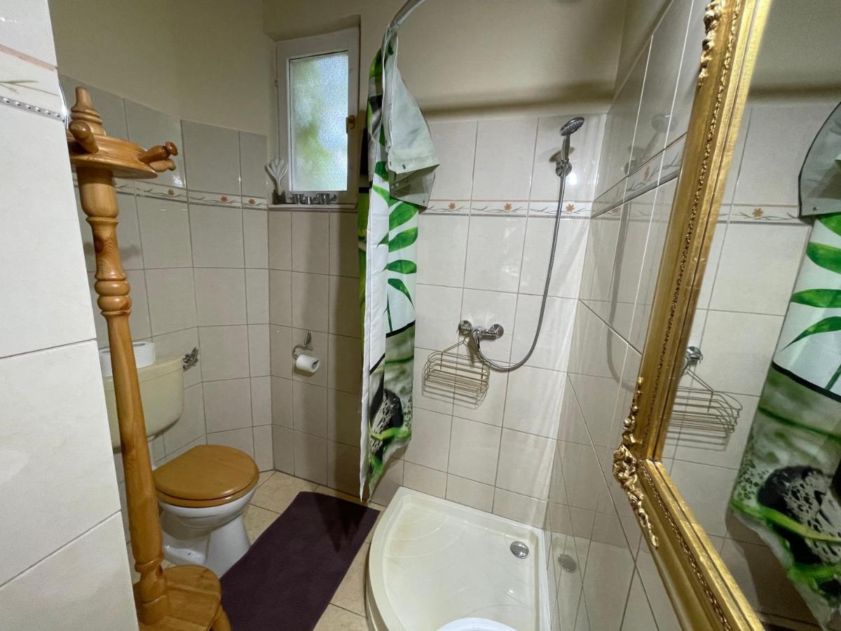 Lyrius Vendeghaz - Debrecen Apartment Exterior foto