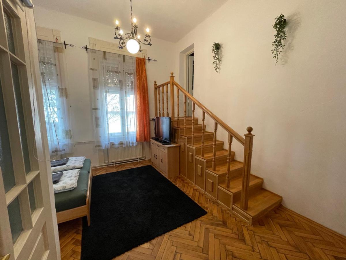Lyrius Vendeghaz - Debrecen Apartment Exterior foto
