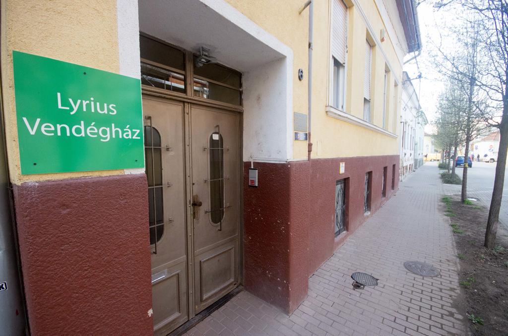 Lyrius Vendeghaz - Debrecen Apartment Exterior foto