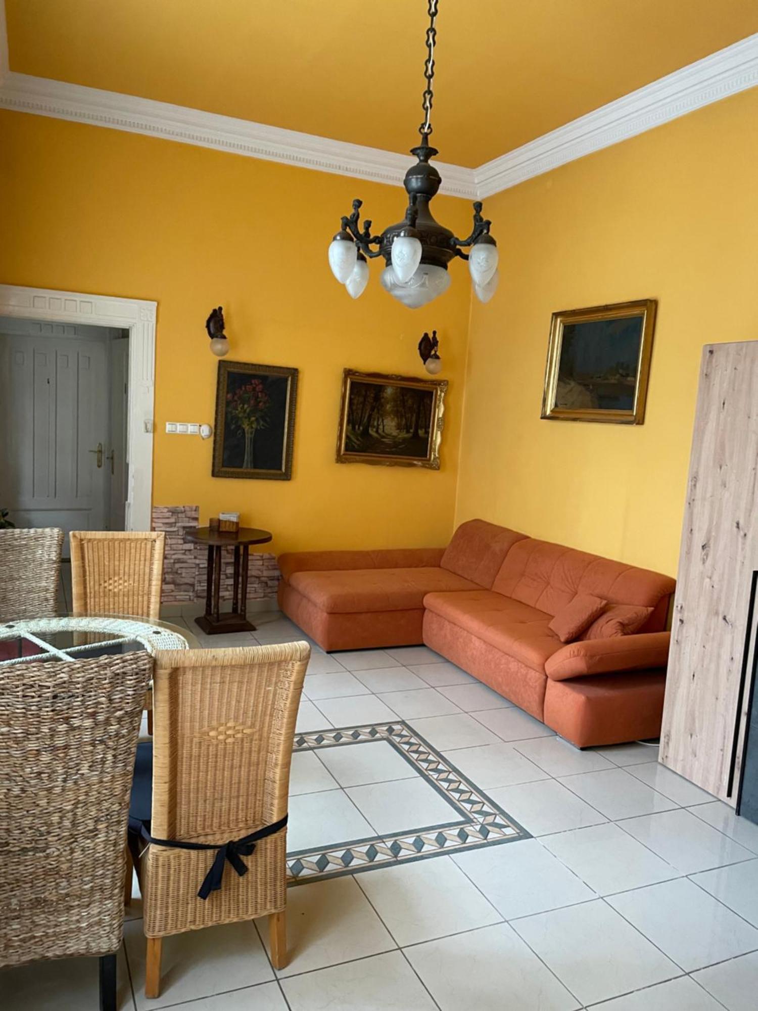 Lyrius Vendeghaz - Debrecen Apartment Exterior foto