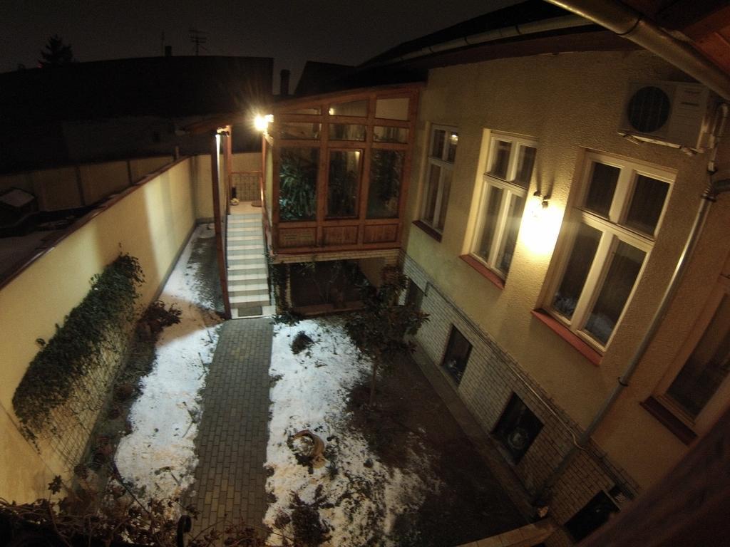 Lyrius Vendeghaz - Debrecen Apartment Exterior foto