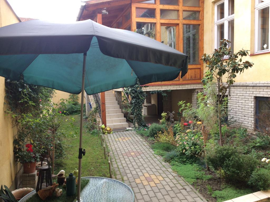 Lyrius Vendeghaz - Debrecen Apartment Exterior foto
